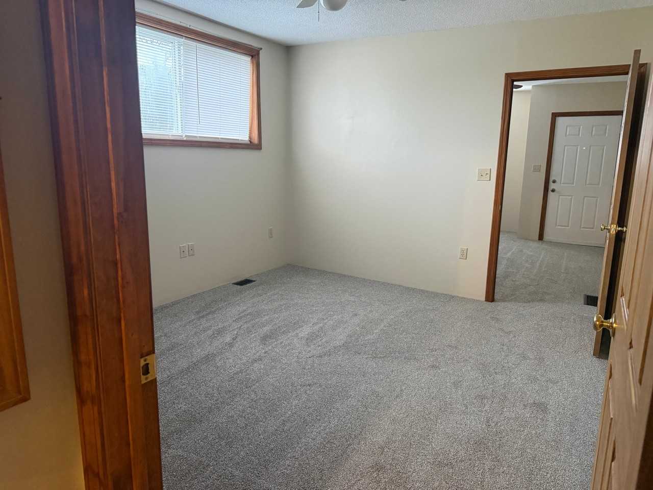 222 Scottwood Ave #B - Photo 3 of 6