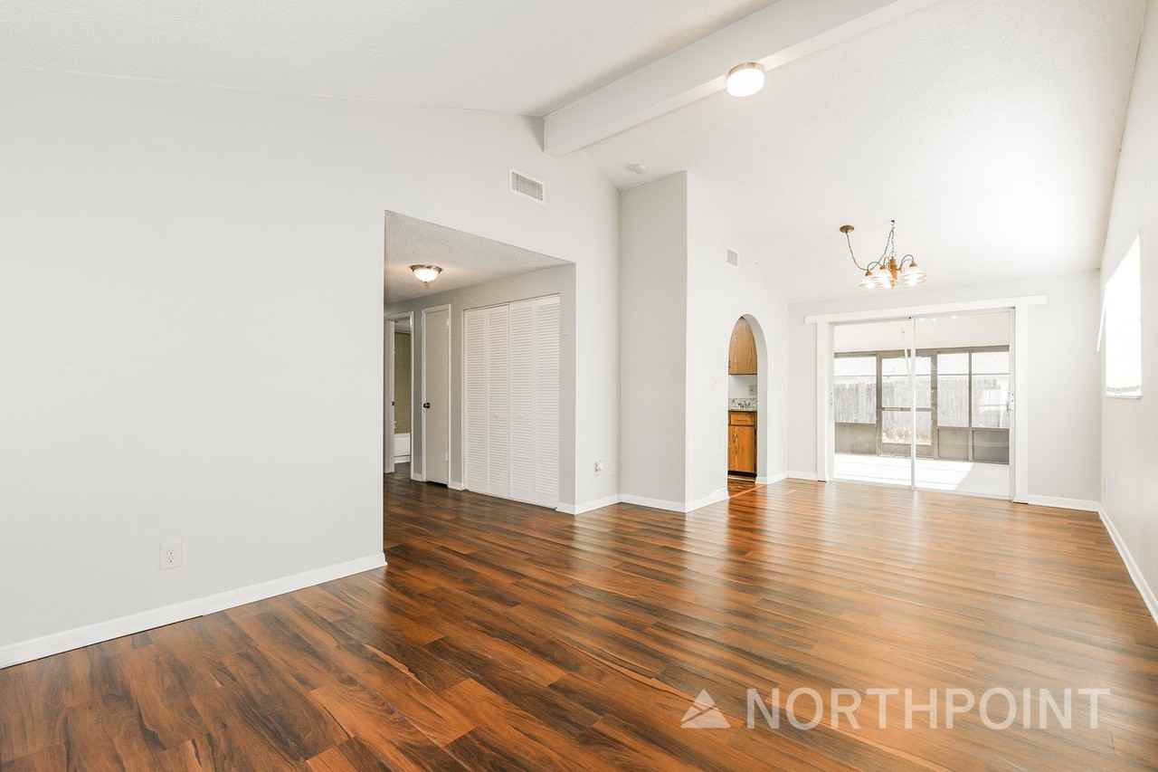601 Highview Ter S - Photo 3 of 16