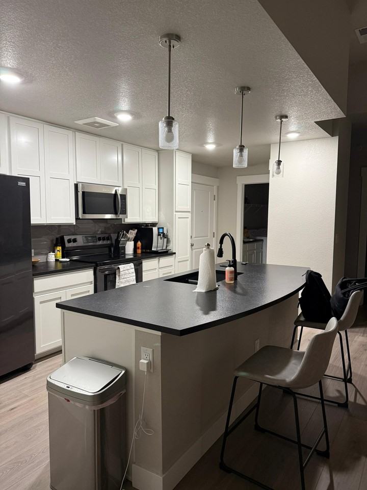 827 Schlagel St #9 - Photo 6 of 11