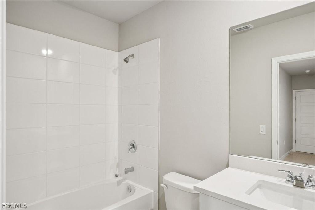 17549 Woodland Ct - Photo 2 of 12