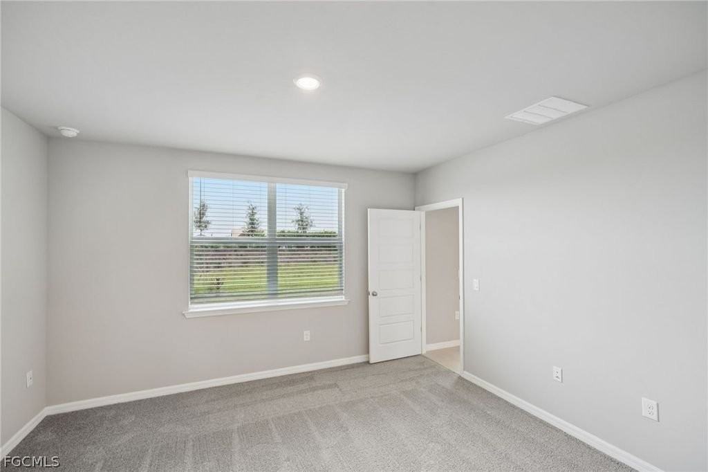 17549 Woodland Ct - Photo 4 of 12