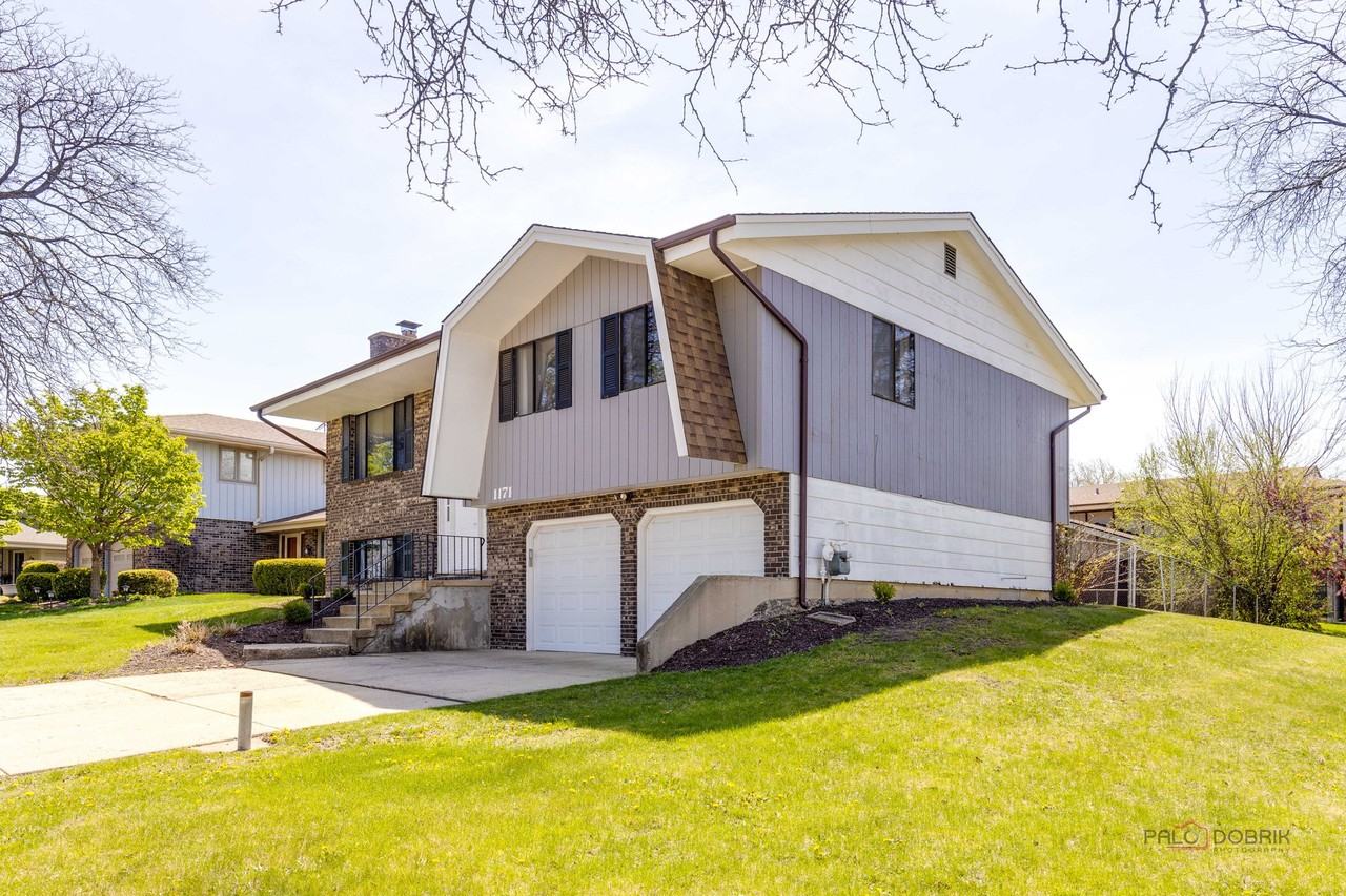 1171 Saylesville Ln - Photo 2 of 20