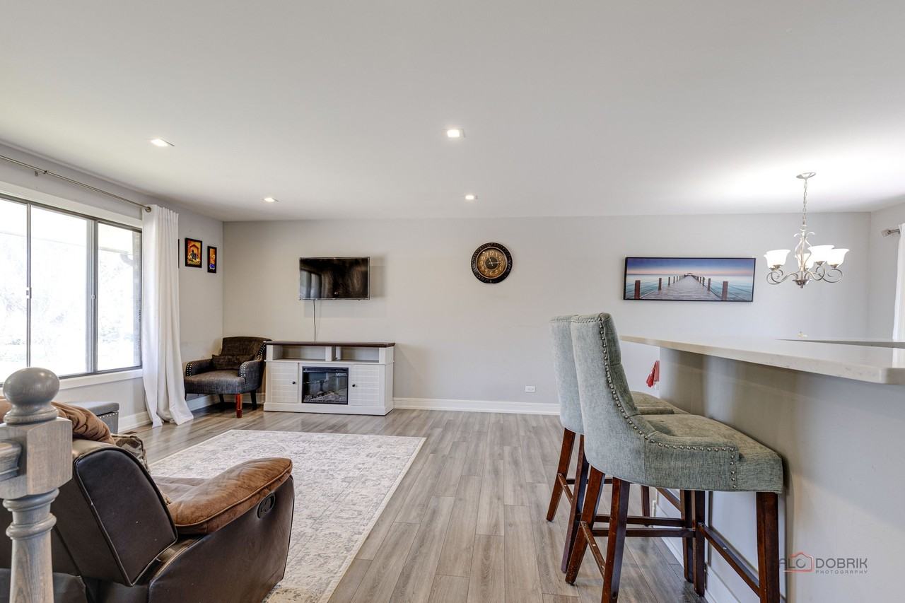 1171 Saylesville Ln - Photo 4 of 20