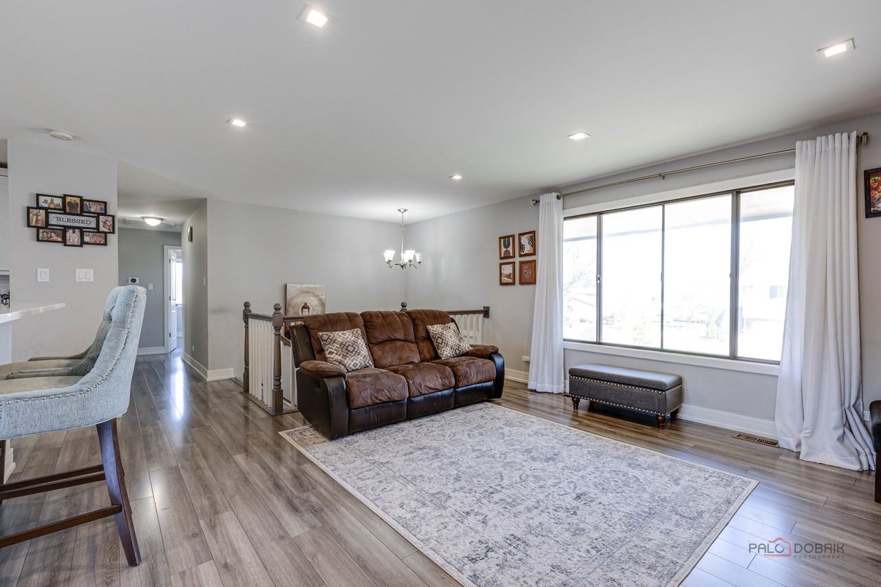 1171 Saylesville Ln - Photo 7 of 20