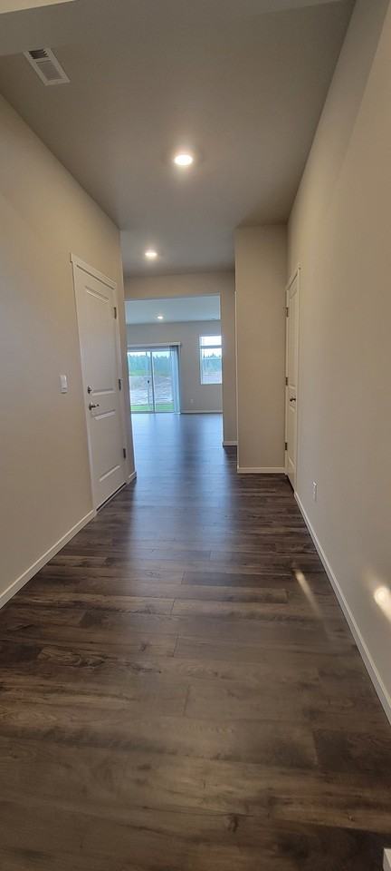 1152 Sw Pendleton Way - Photo 2 of 20