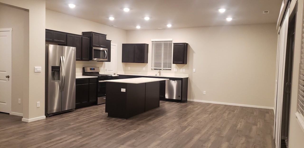 1152 Sw Pendleton Way - Photo 7 of 20