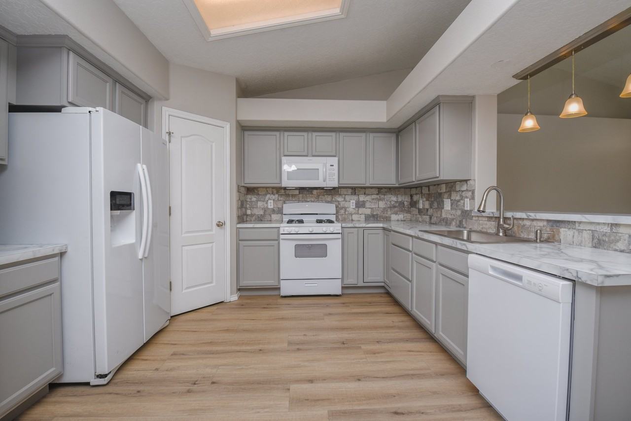 7622 W Bright Star St - Photo 4 of 18