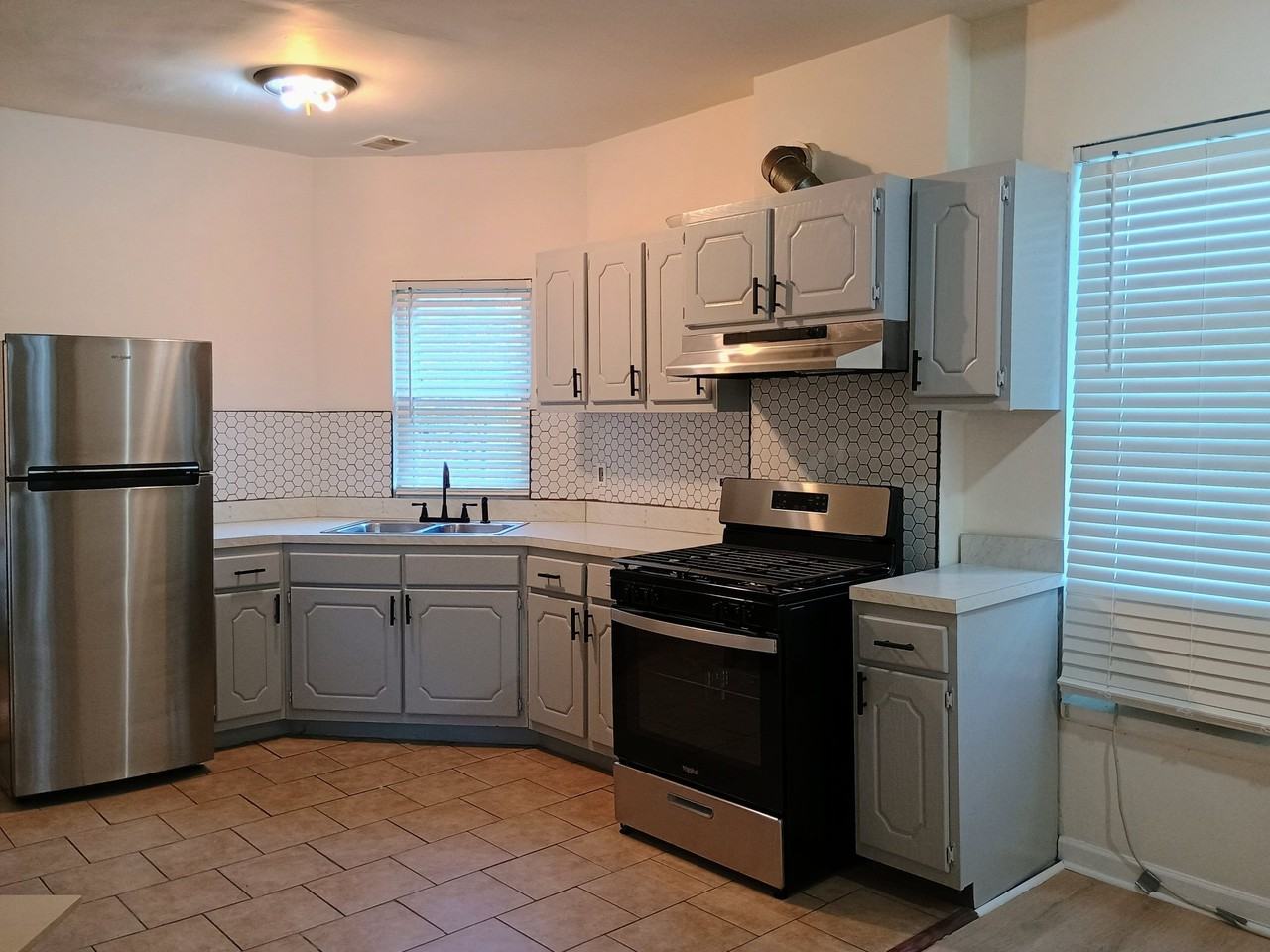 2517 W Division St #2ndFLFRONT - Photo 3 of 6