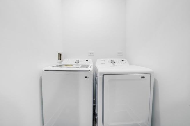 322 S Kostner Ave #G - Photo 7 of 8