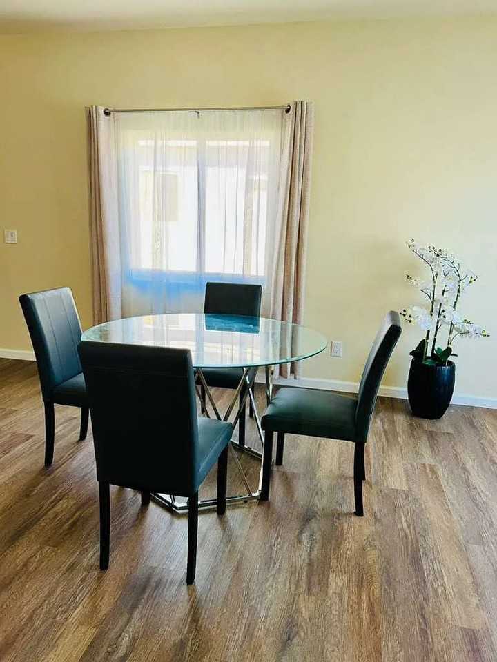 314 N 6th St - Photo 3 of 9