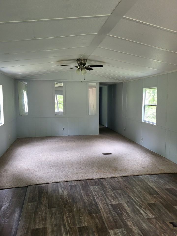 196 Phoenix Dr #196 - Photo 3 of 8