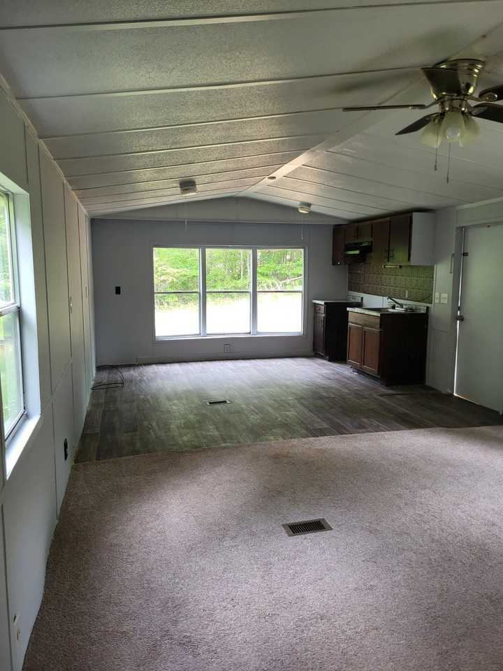 196 Phoenix Dr #196 - Photo 4 of 8