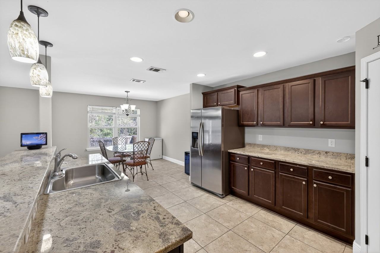 118 Trailwood Ln - Photo 4 of 22