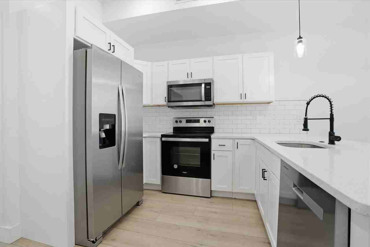 147 N Gross St #2 - Photo 2 of 9