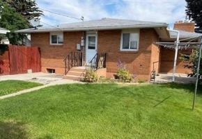 featured image of 2406 Moulton St