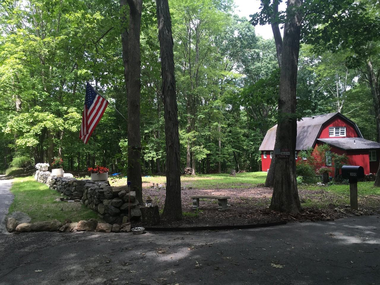 300 Chestnut Hill Rd - Photo 2 of 20