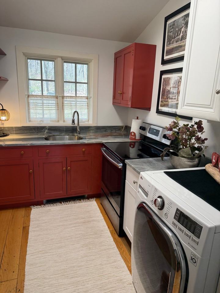 300 Chestnut Hill Rd - Photo 4 of 20