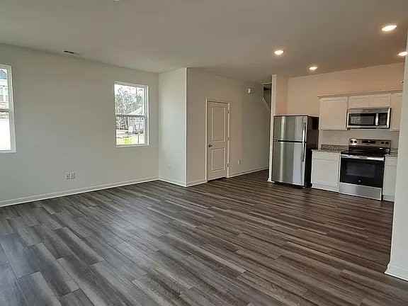 2053 Trailside Dr - Photo 3 of 12