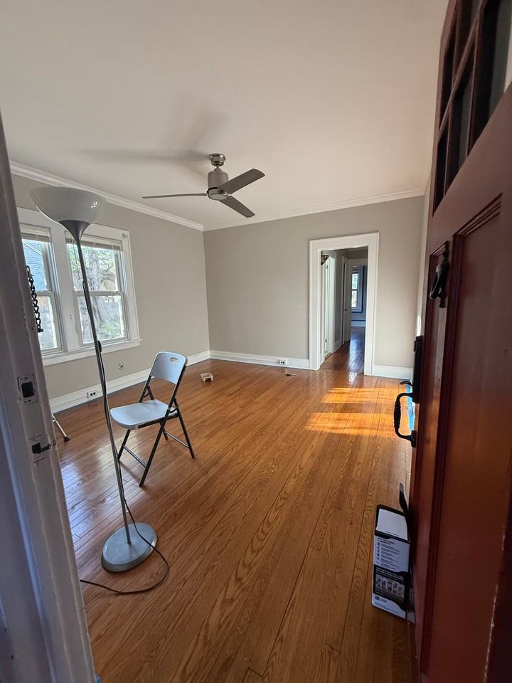 331 W Englewood Ave #1 - Photo 6 of 15