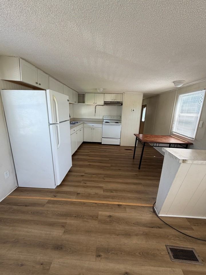 1001 Elm St Trlr A #A - Photo 3 of 6