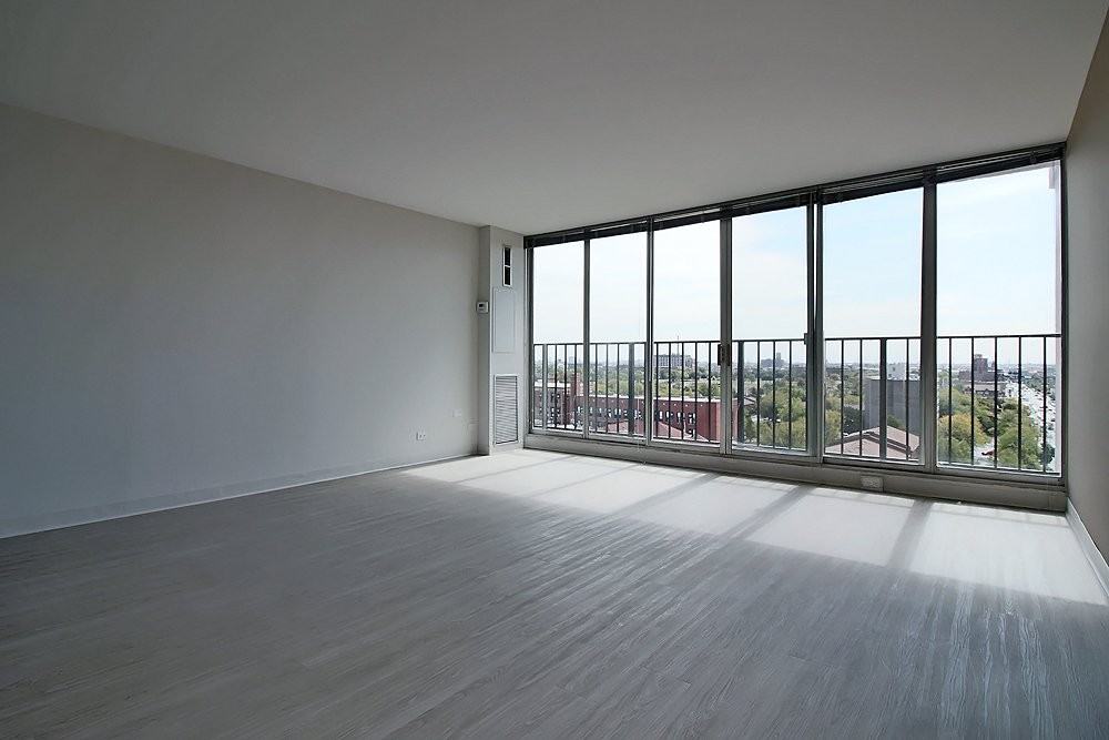 900 S Ashland Ave - Photo 3 of 14