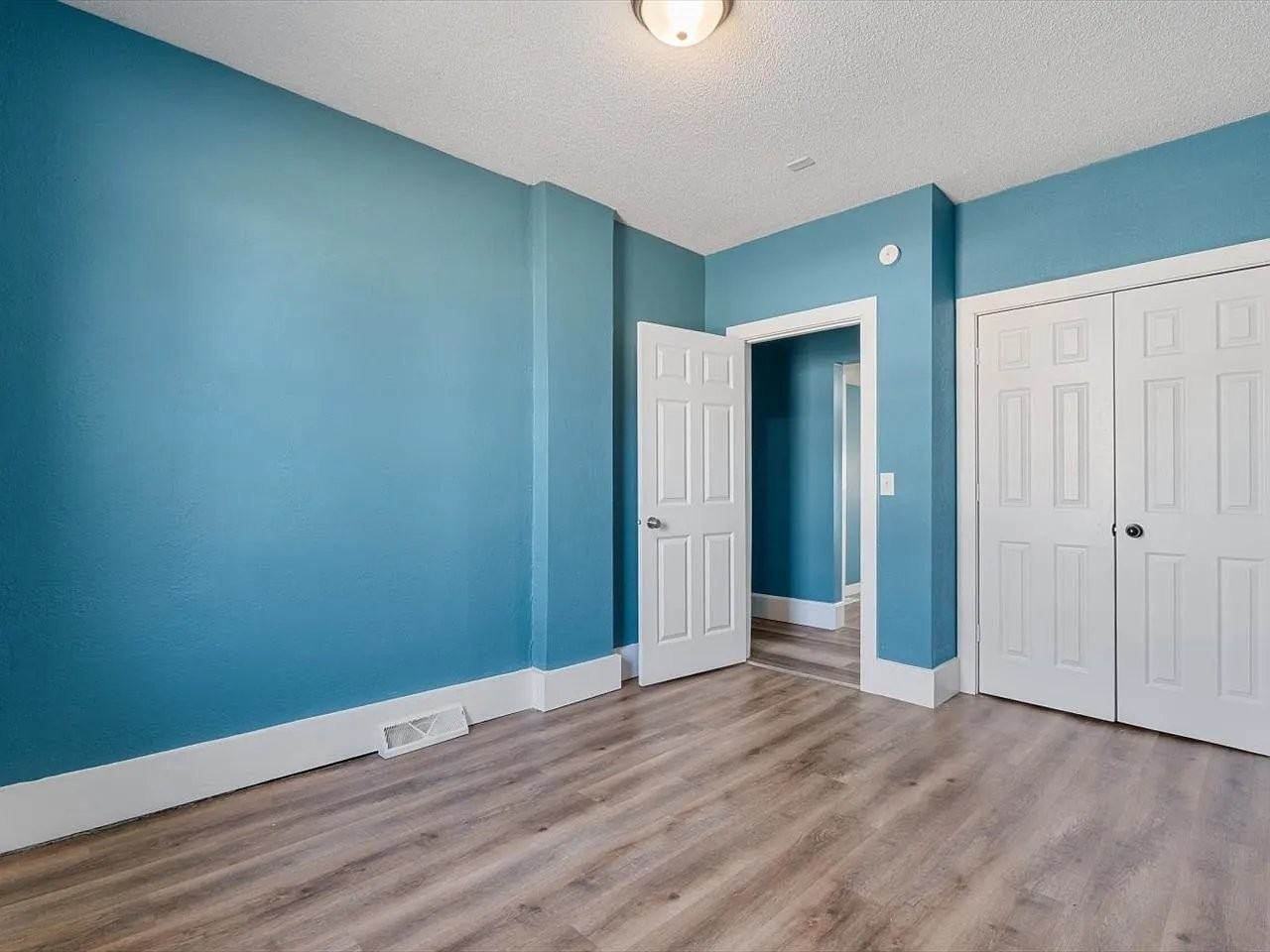 621 7th St - Photo 2 of 6