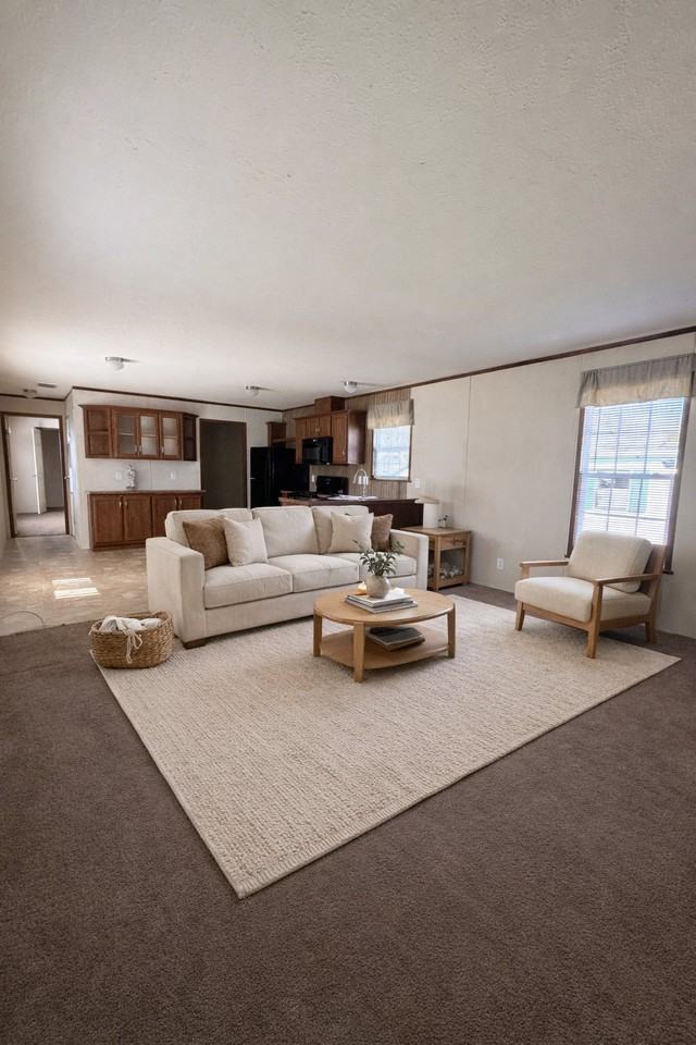 220 Lakeshore Cir