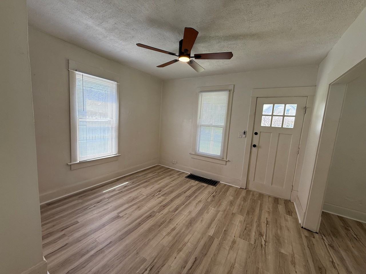 147 15th St - Photo 3 of 10