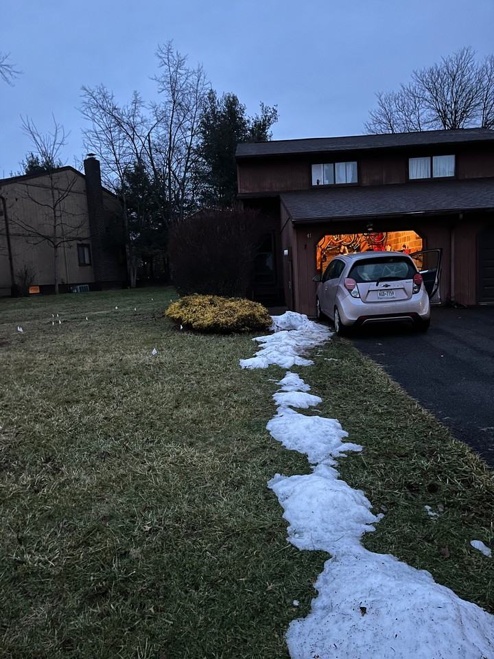 47 Carol Ct - Photo 2 of 19