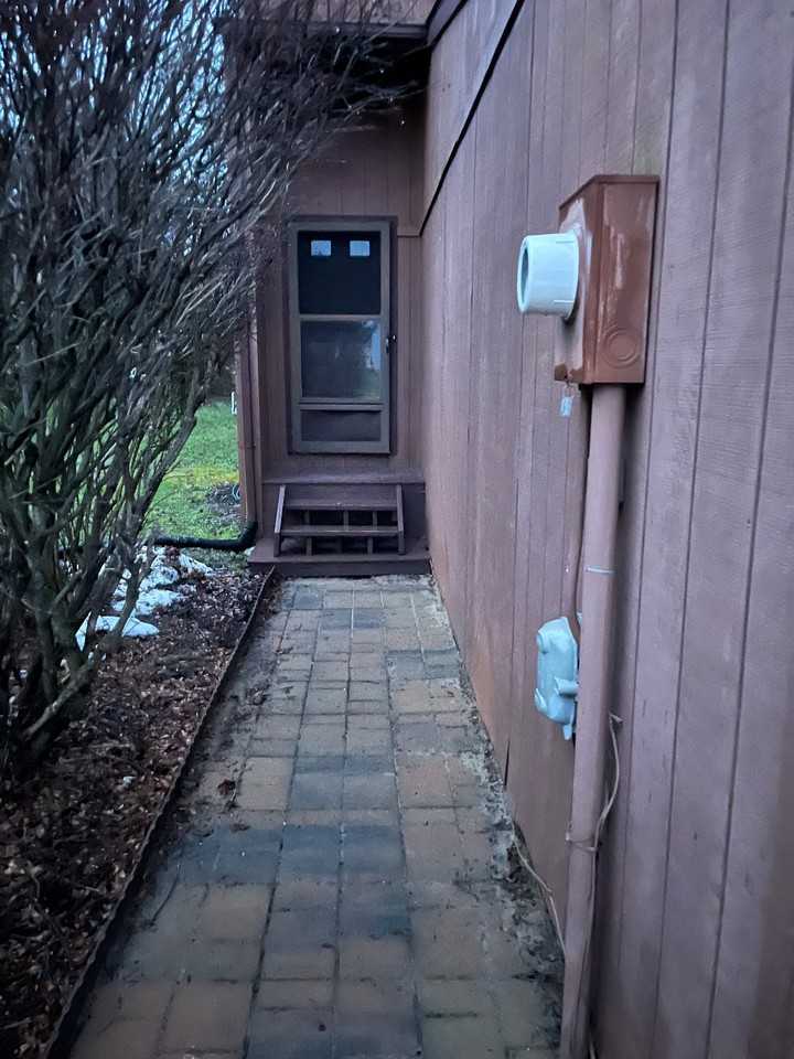 47 Carol Ct - Photo 3 of 19
