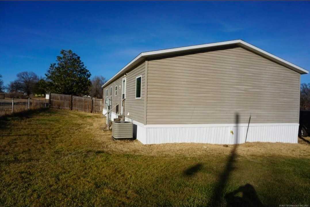 513 W Elm St - Photo 2 of 15