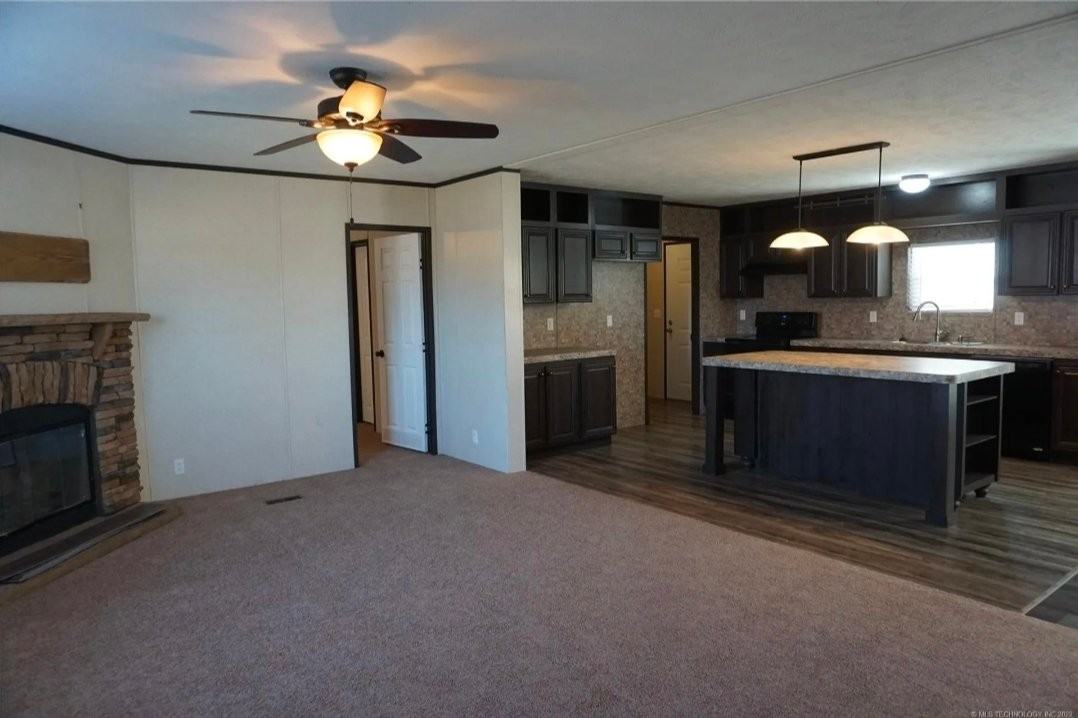 513 W Elm St - Photo 4 of 15