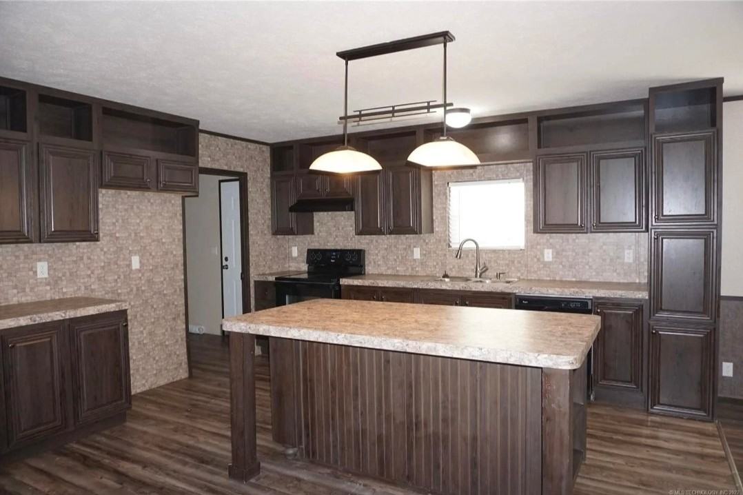 513 W Elm St - Photo 5 of 15