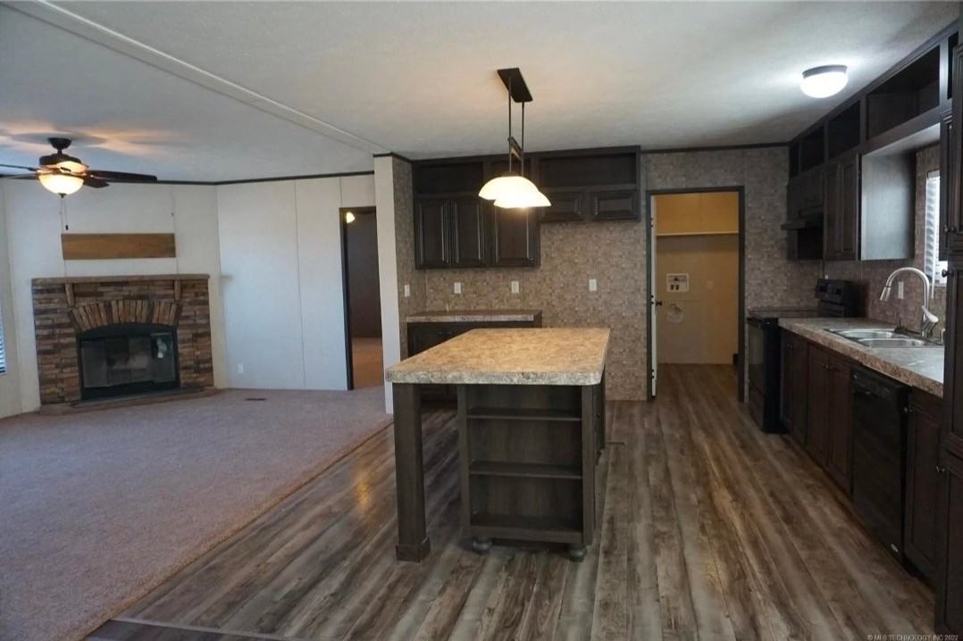 513 W Elm St - Photo 7 of 15