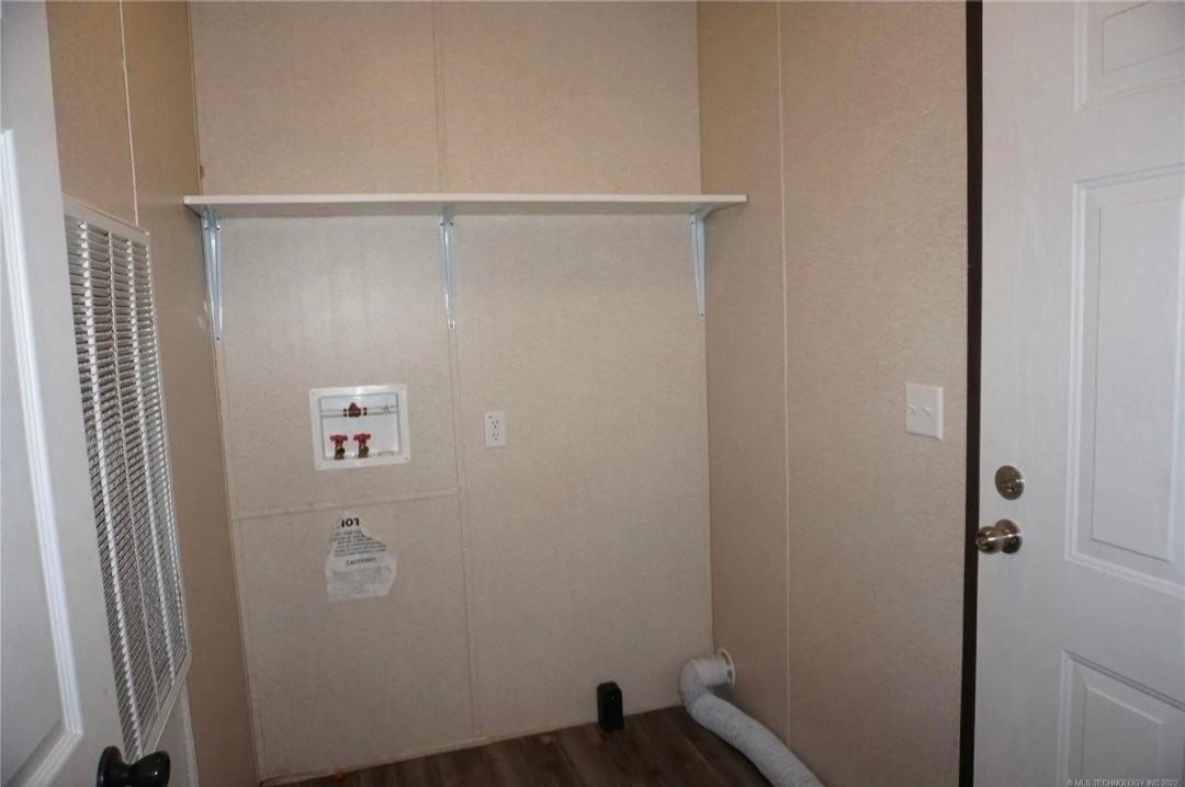 513 W Elm St - Photo 3 of 21