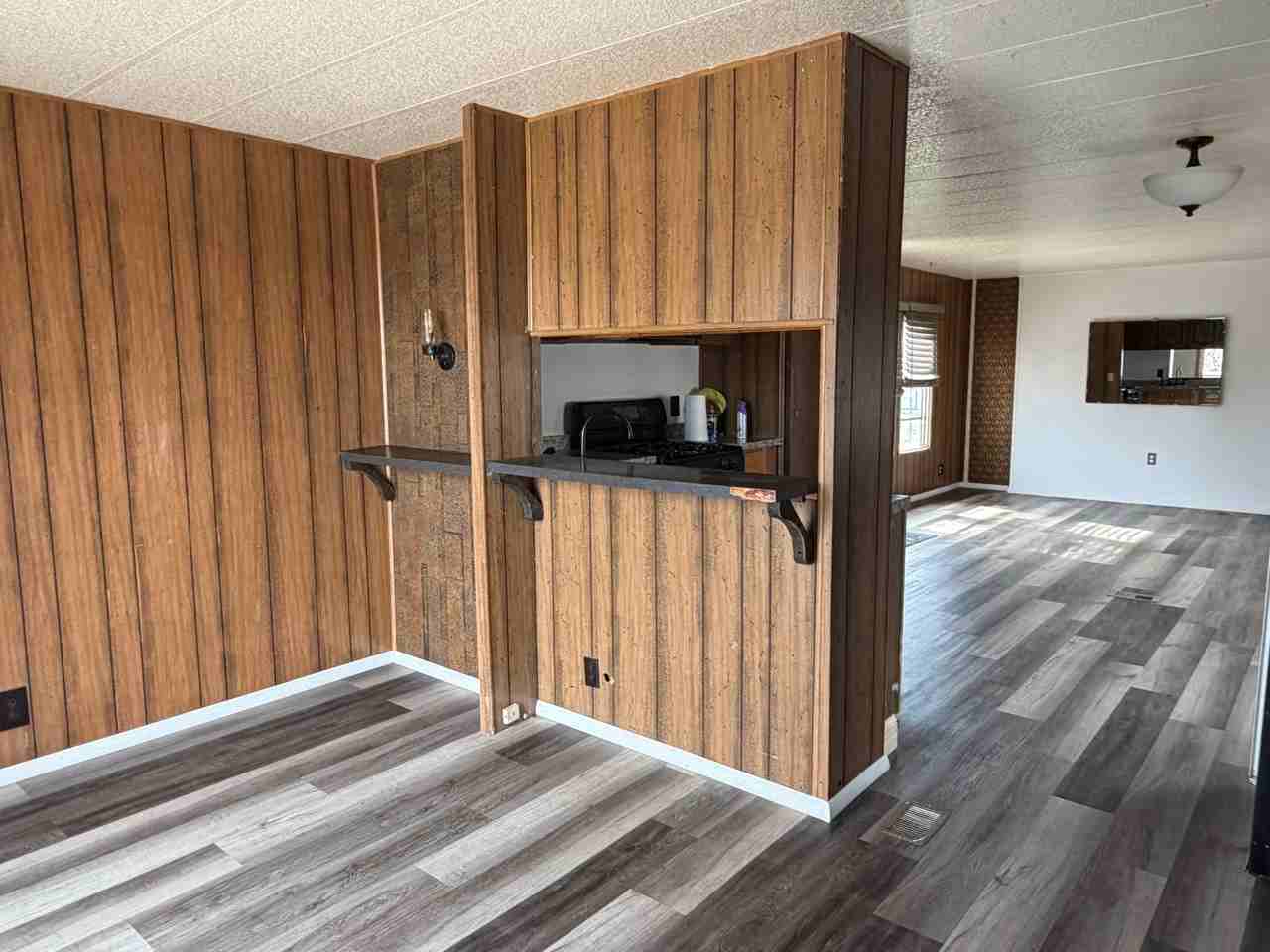 227 4th St N - Photo 3 of 20