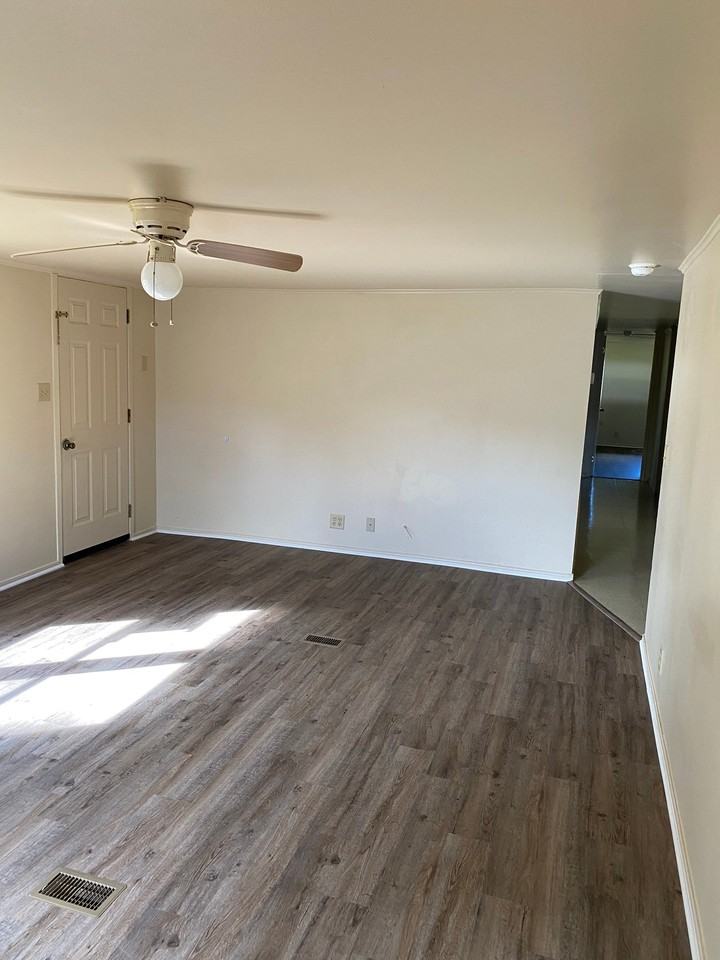 36517 Sunshine Rd - Photo 2 of 12