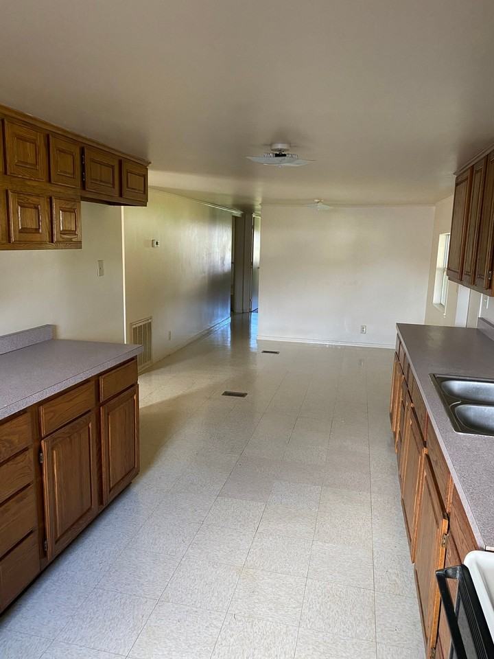 36517 Sunshine Rd - Photo 4 of 12