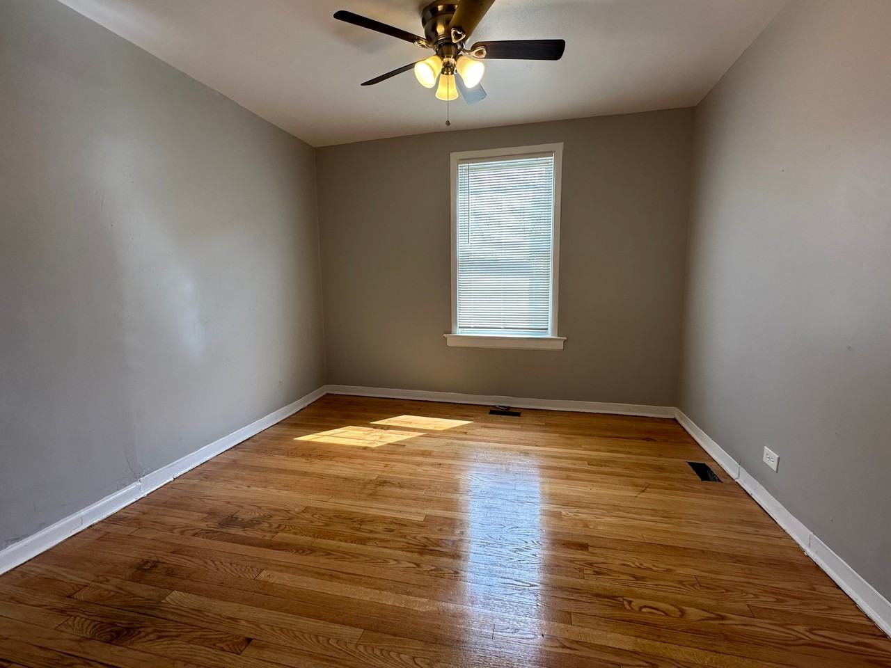 1009 N Parkside Ave #2 - Photo 6 of 8