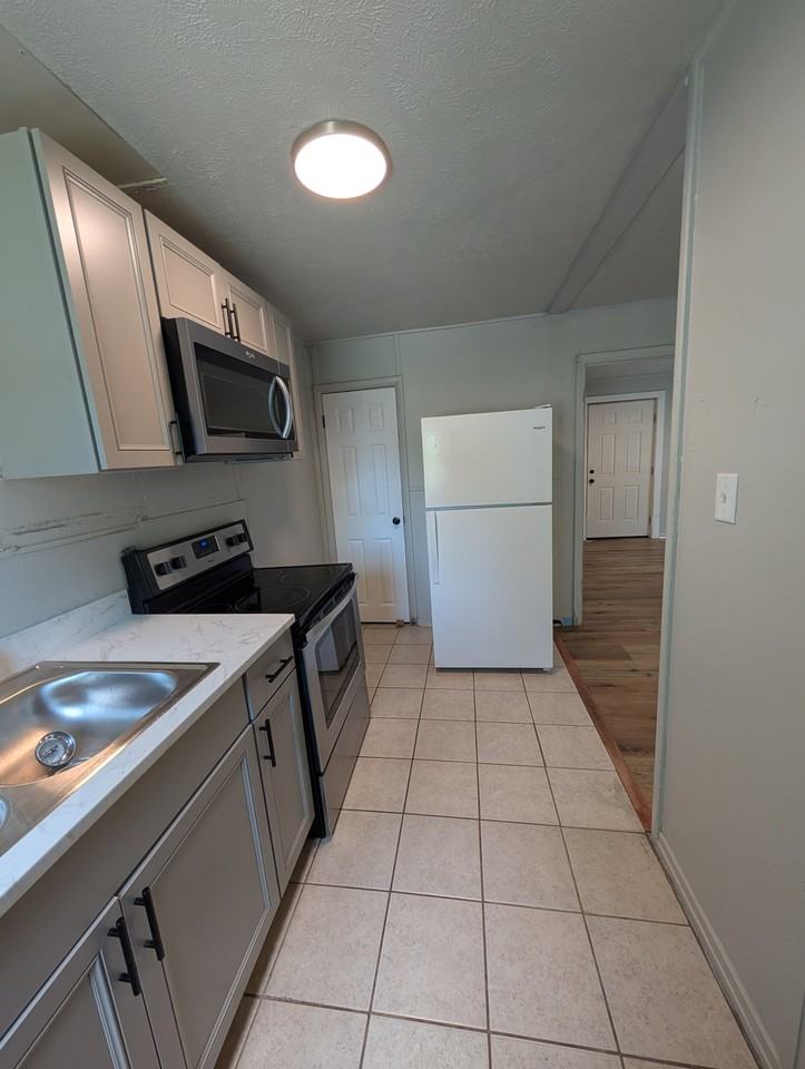 622N N 12th St #1 - Photo 4 of 6