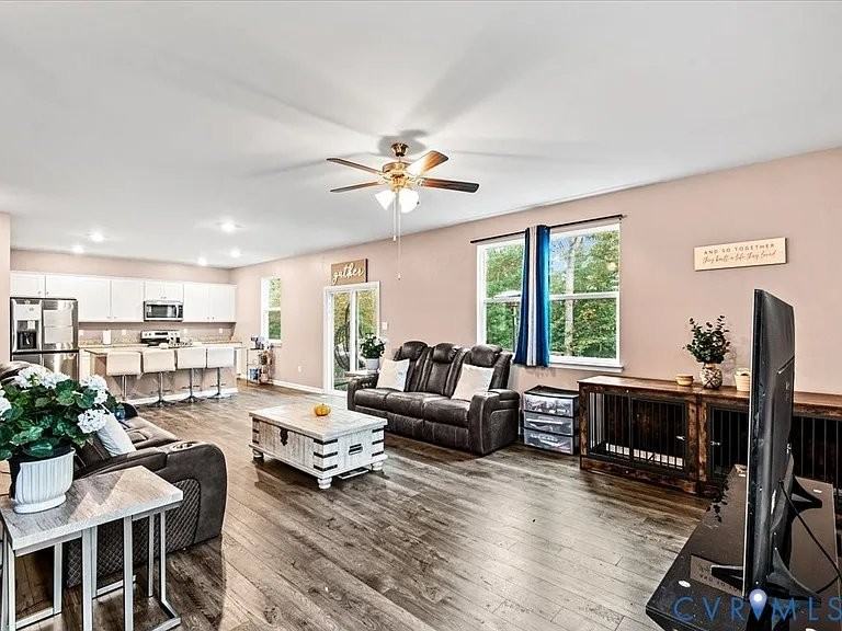 11125 Chappell Creek Cir - Photo 3 of 7