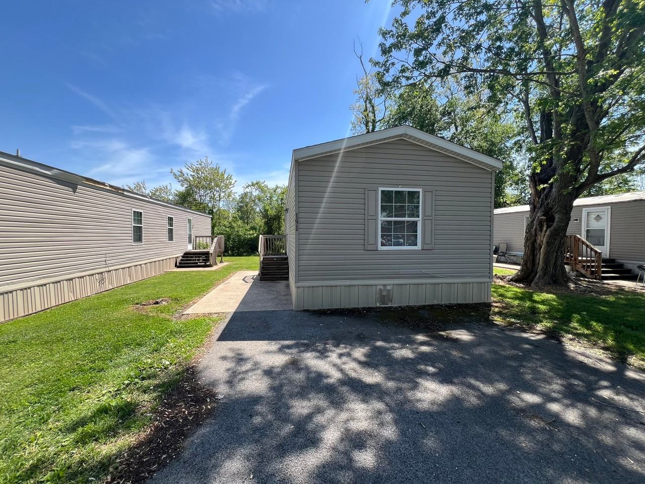 191 Peach St - Photo 4 of 10