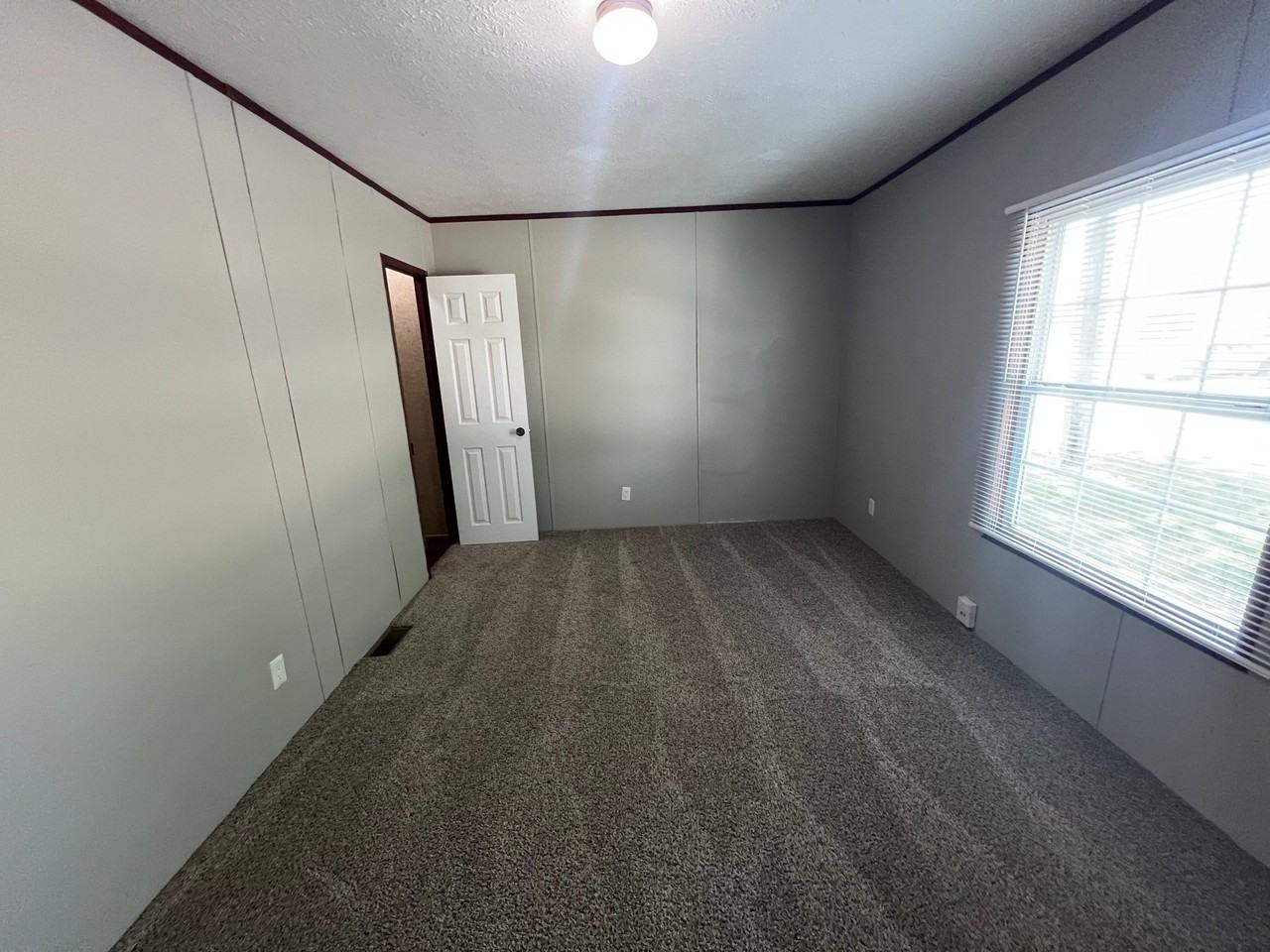 191 Peach St - Photo 5 of 10