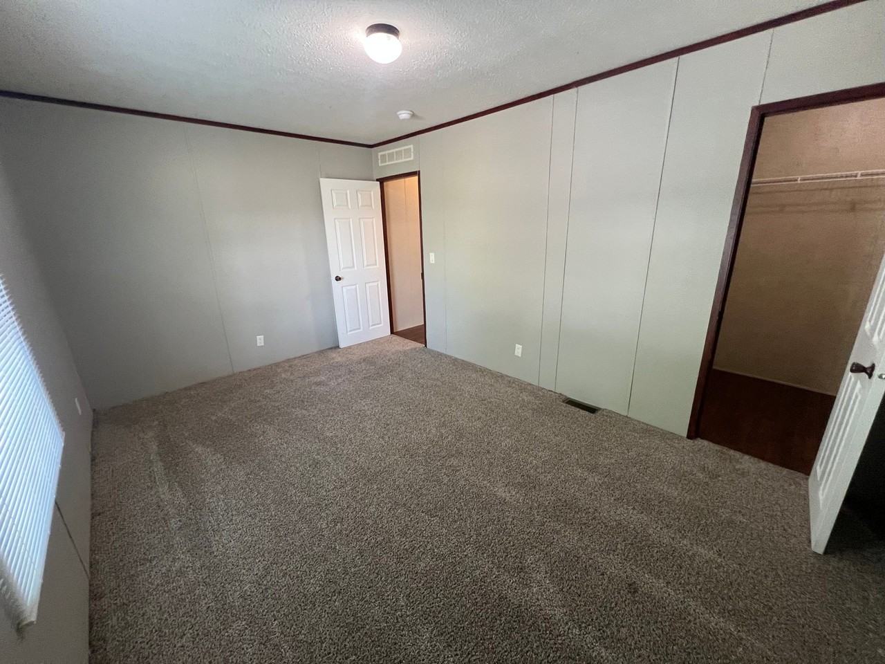 191 Peach St - Photo 6 of 10