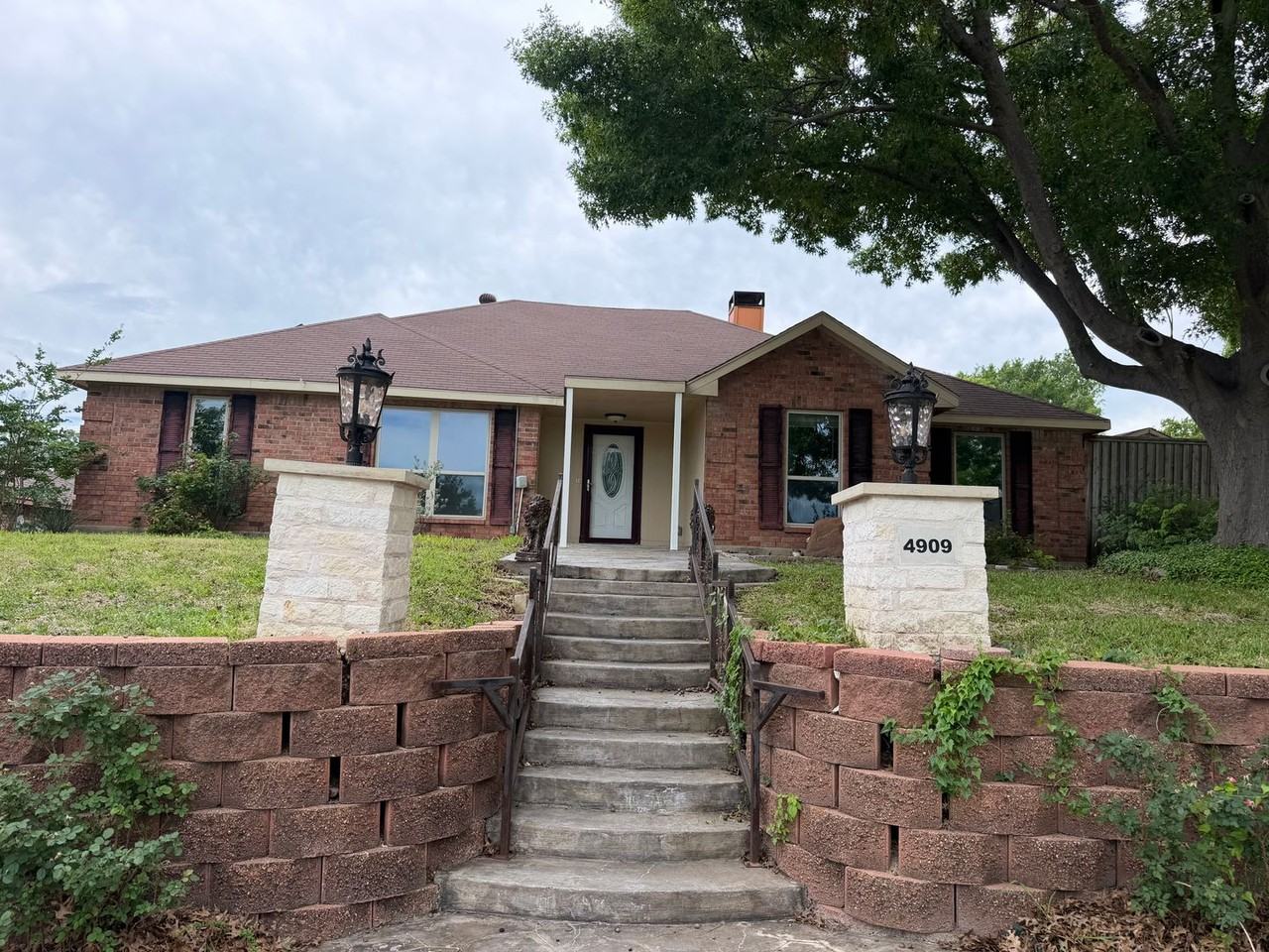 4909 Van Ness St - Photo 3 of 3