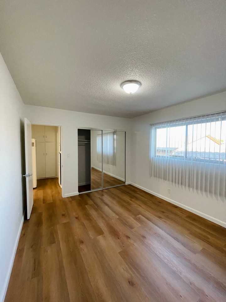 Van Ness Apartments - Photo 7 of 7