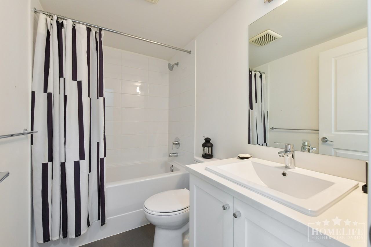 8168 136a St - Photo 5 of 25