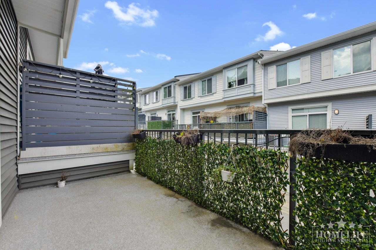 8168 136a St - Photo 7 of 25