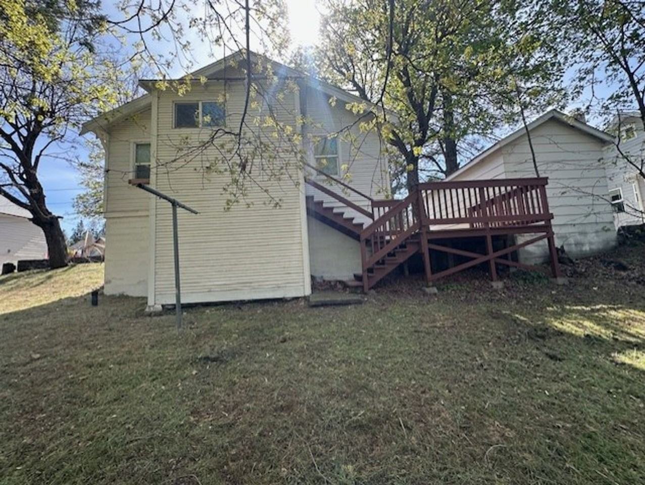 142 S Weed Blvd - Photo 4 of 21