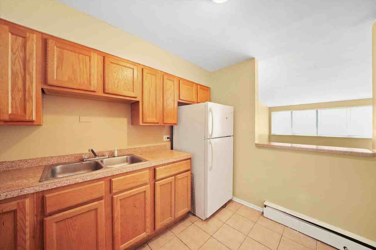 7801 S South Shore Dr - Photo 6 of 9